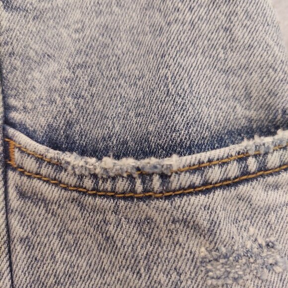 Silver Frisco Tapered Womens Size 28/28 (31x27) Mid Rise Distressed Denim Jeans - Picture 13 of 16